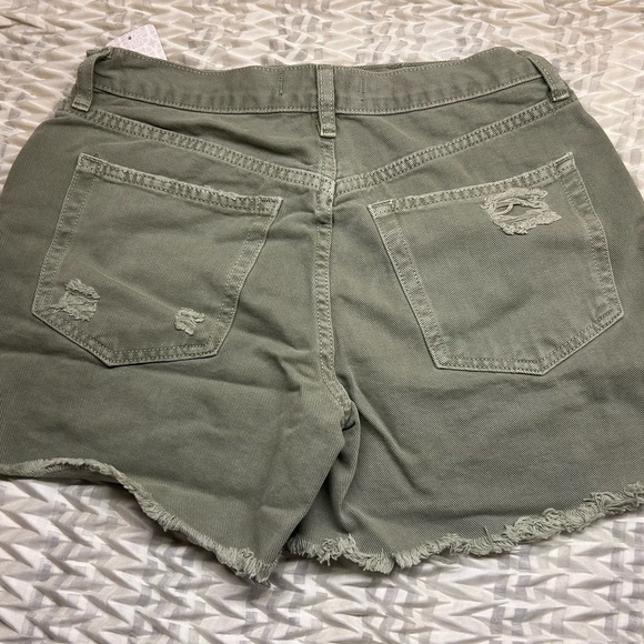 Free People Maggie Mid Rise Shorts ARMY NWT SIZE 26 - Picture 2 of 10